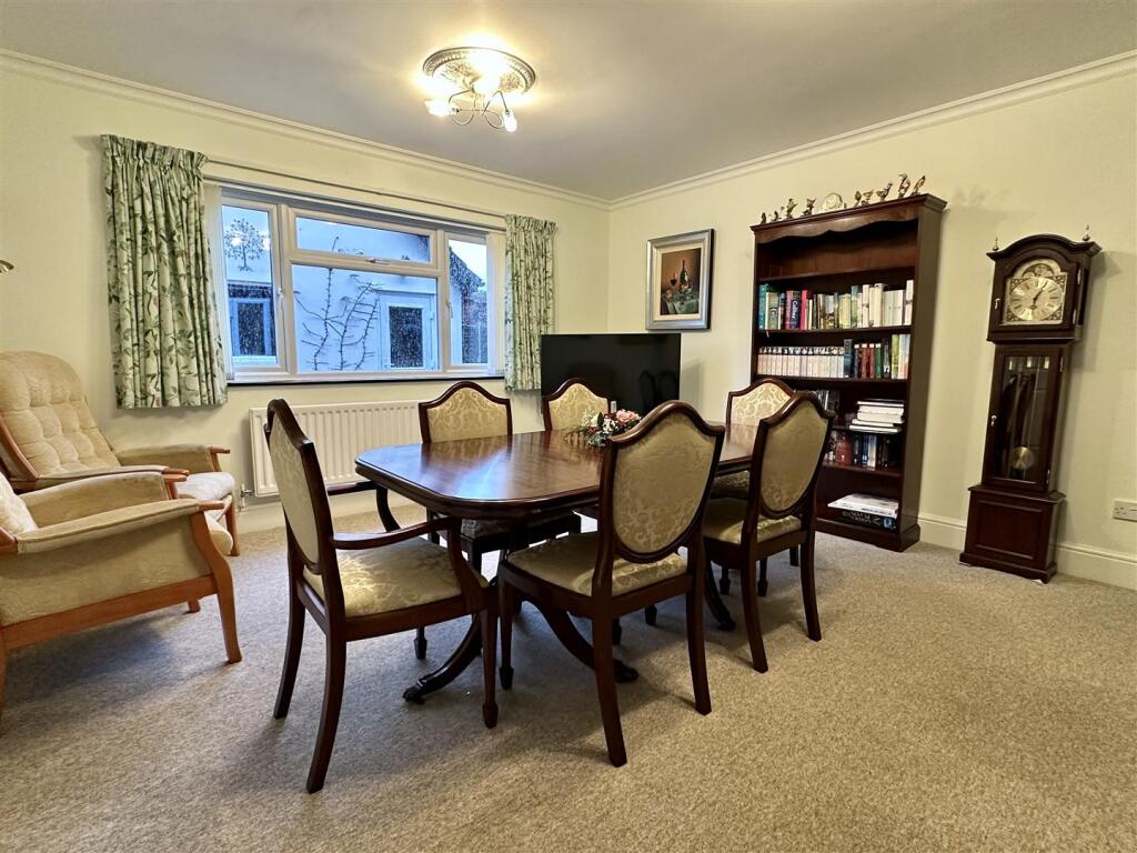 Additional property image - Holt Gardens, Studley