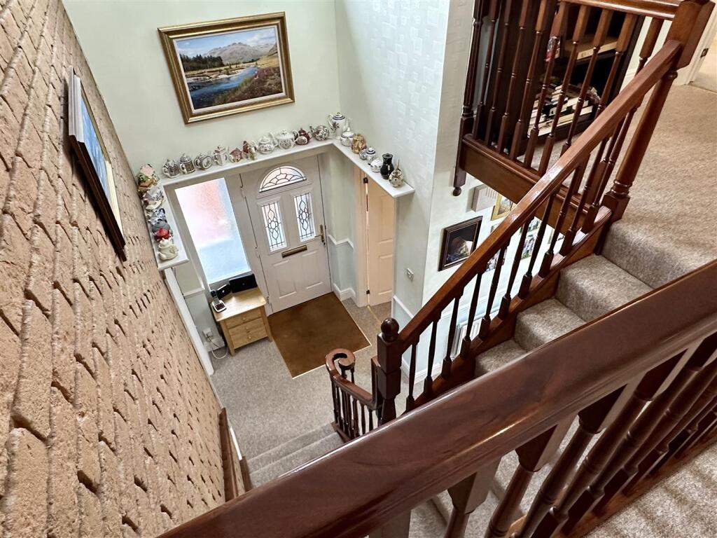 Additional property image - Holt Gardens, Studley