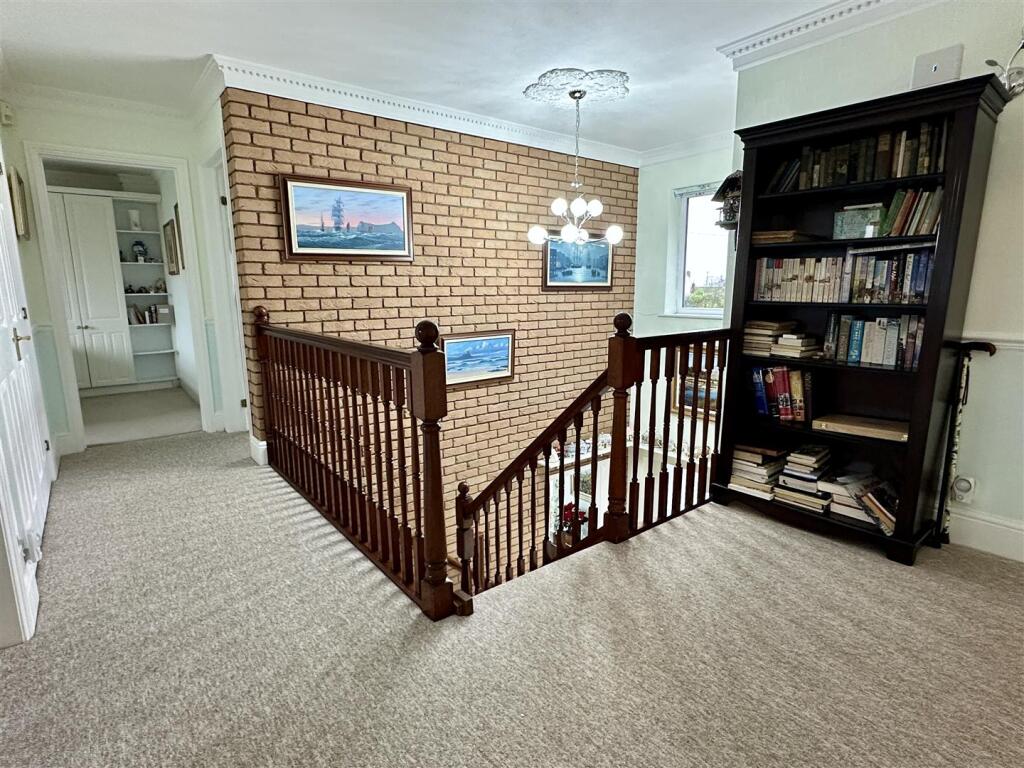 Additional property image - Holt Gardens, Studley