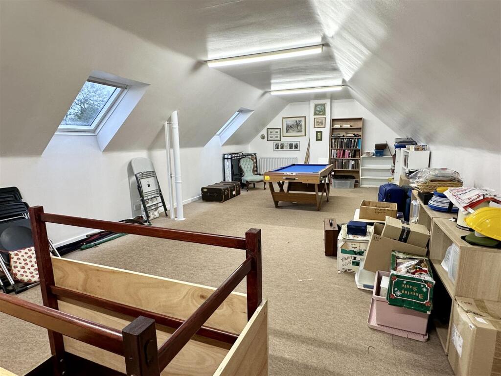 Additional property image - Holt Gardens, Studley