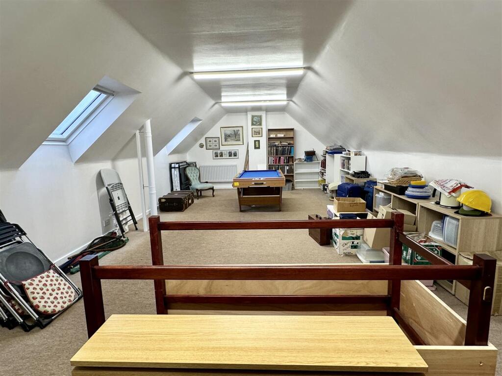 Additional property image - Holt Gardens, Studley