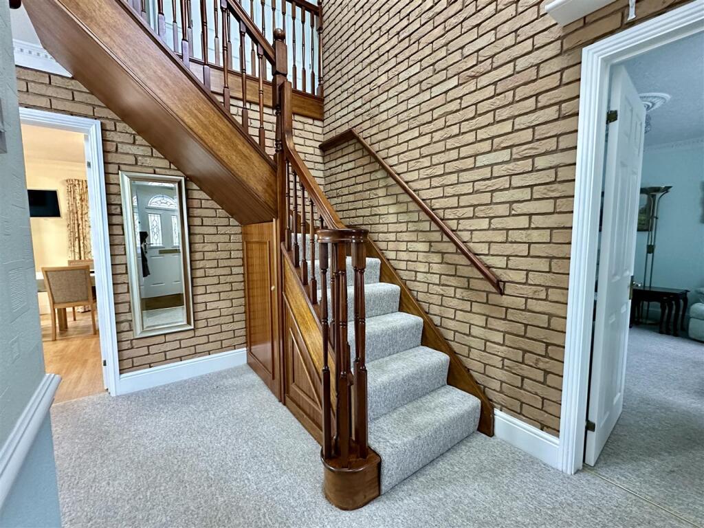 Additional property image - Holt Gardens, Studley