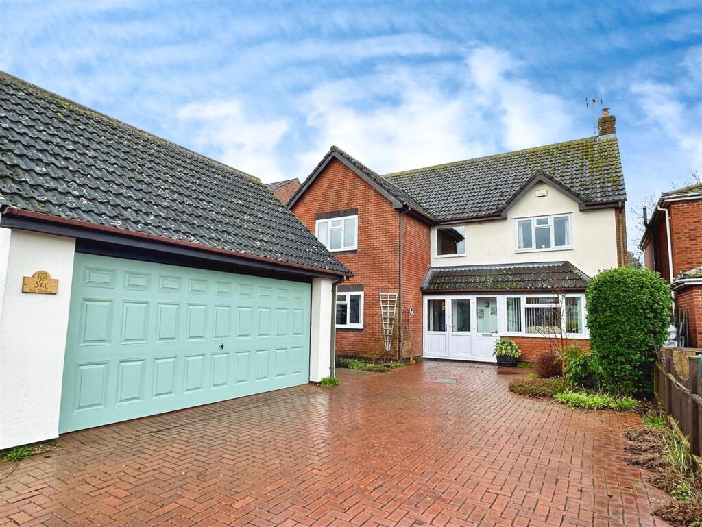 Additional property image - Holt Gardens, Studley