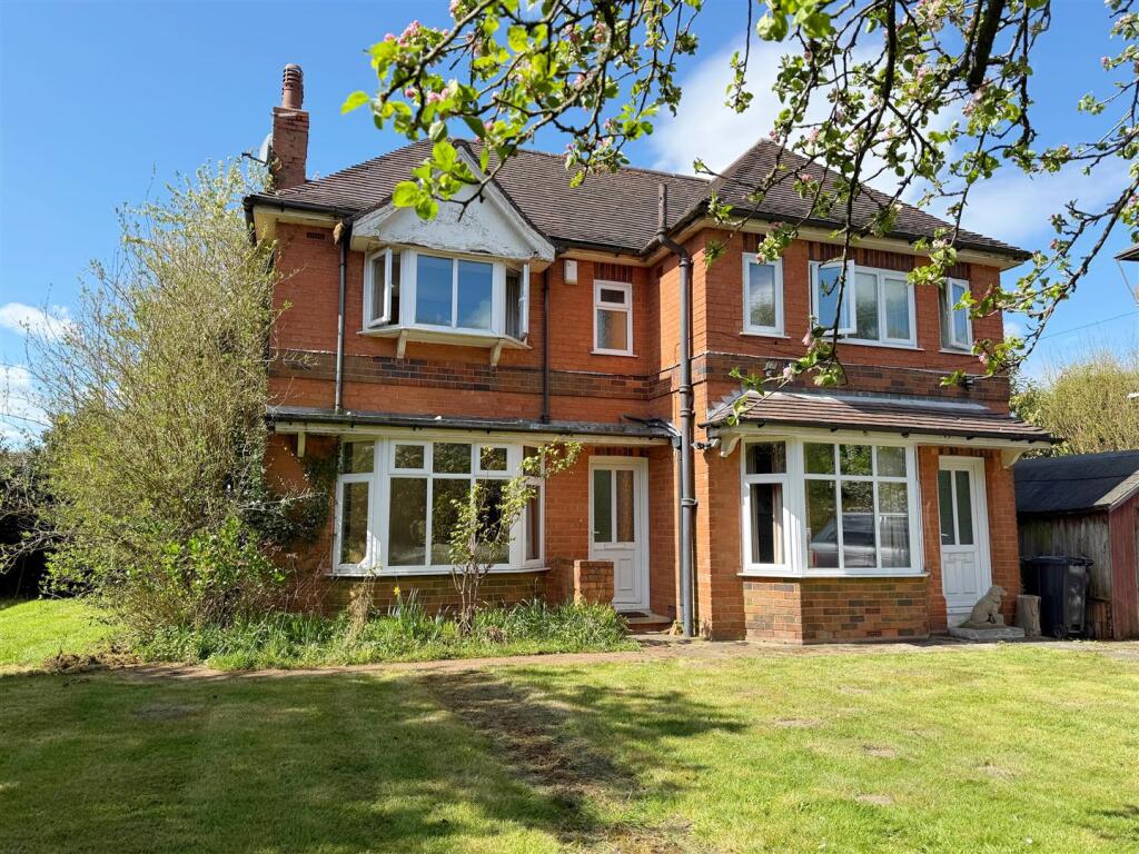 Main image of property: Evesham Road, Cookhill, Alcester