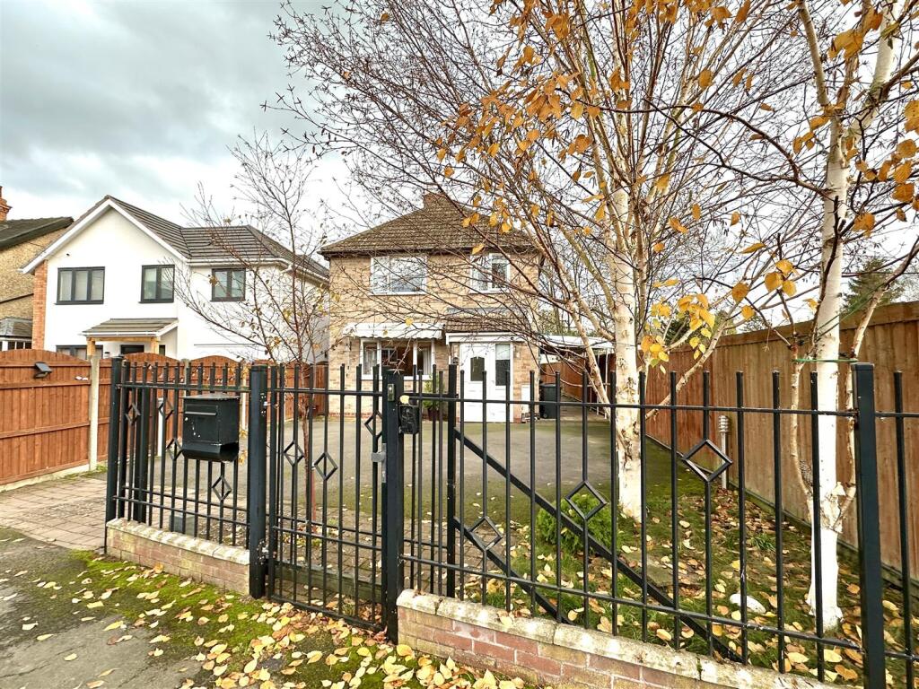 Main image of property: Cross Road, Alcester