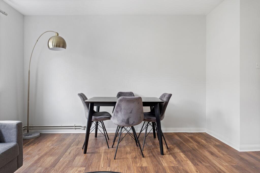 Main image of property: 9 Viney Court 78 Kings Avenue