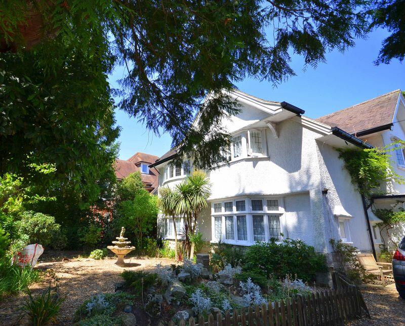 3 bedroom flat for rent in Milton Road, Bournemouth, BH8