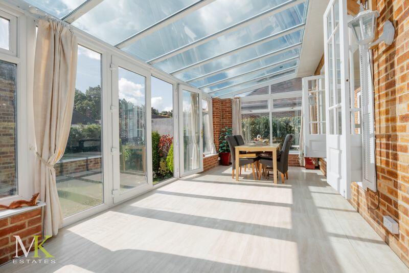 Additional property image - Parkway Drive, Bournemouth