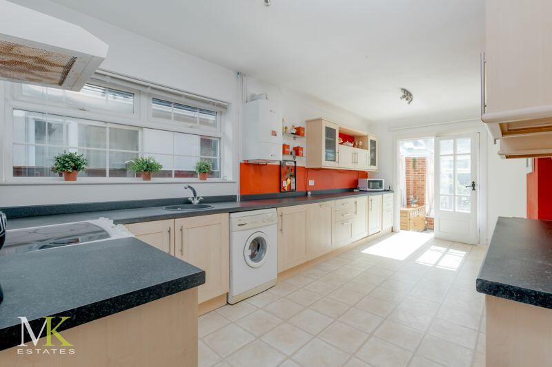 Additional property image - Parkway Drive, Bournemouth