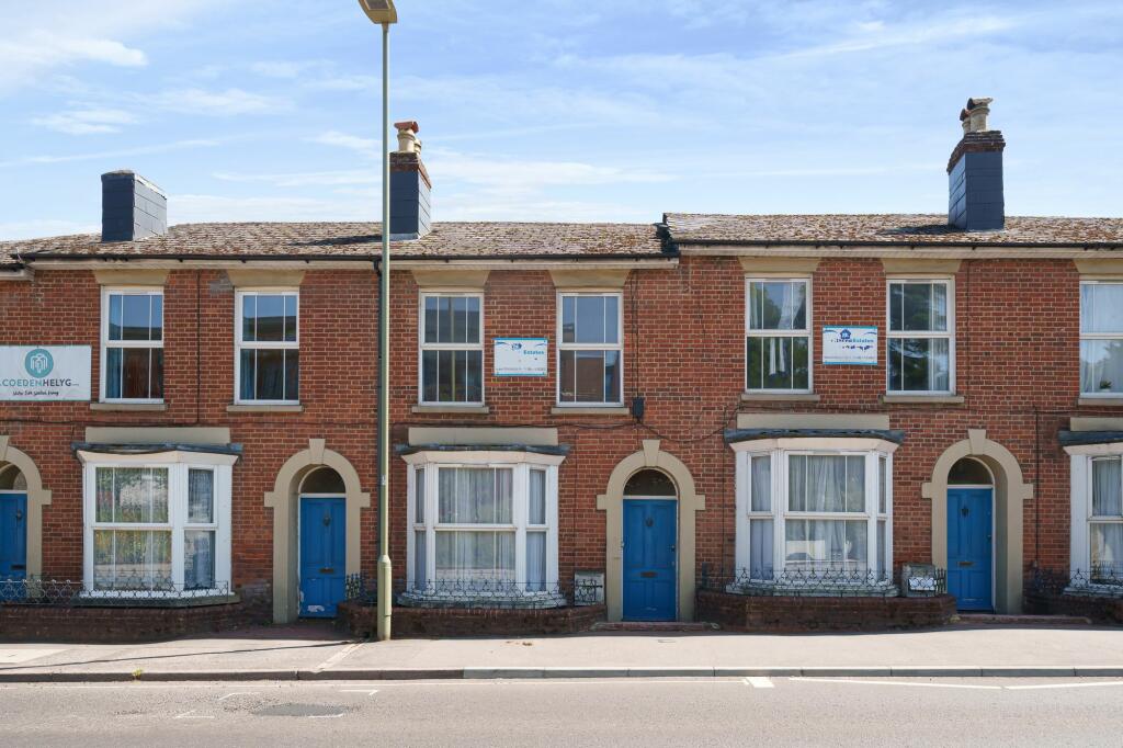 4 bedroom terraced house for rent in Romsey Road, Winchester, SO22