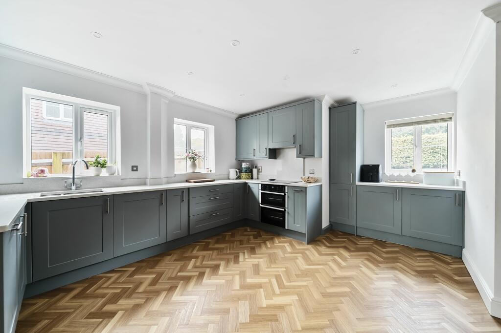 3 bedroom semidetached house for sale in The Pastures, Kings Worthy, SO23