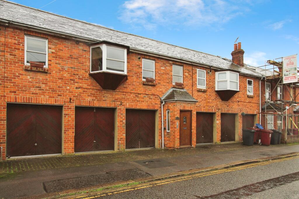 Main image of property: Cardiff Mews, Reading, RG1
