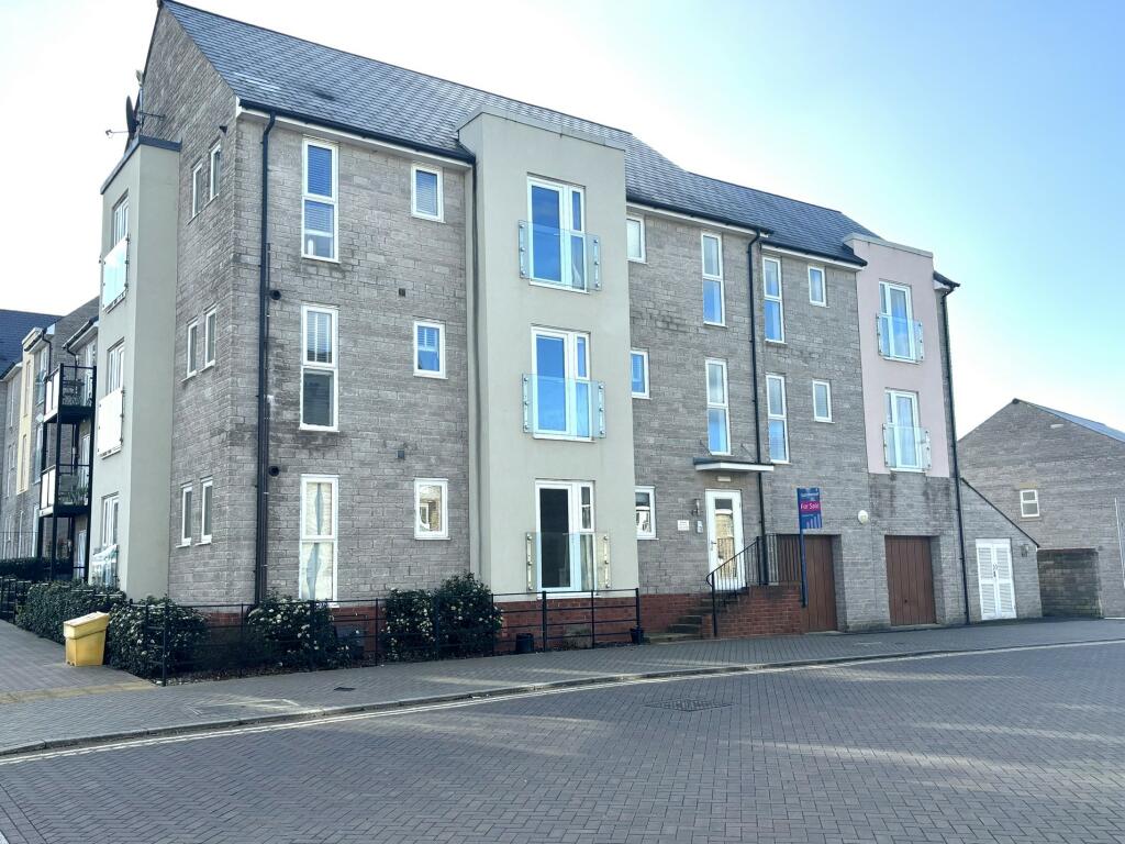 1 bedroom apartment for sale in Cowleaze, Swindon, Wiltshire, SN5