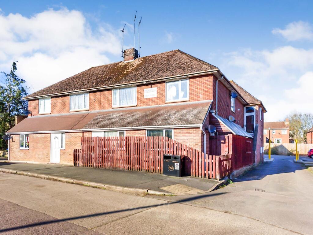 Main image of property: The Fairway, Banbury, Oxfordshire