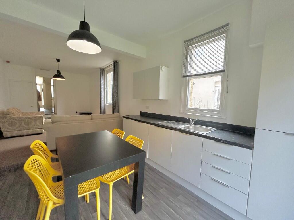 Main image of property: Colum Road, Cardiff(City), CF10