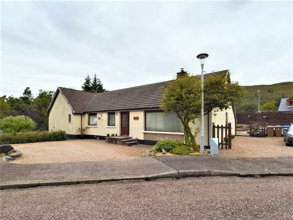 6 bedroom house for sale in Stirling Place, Fort William, PH33