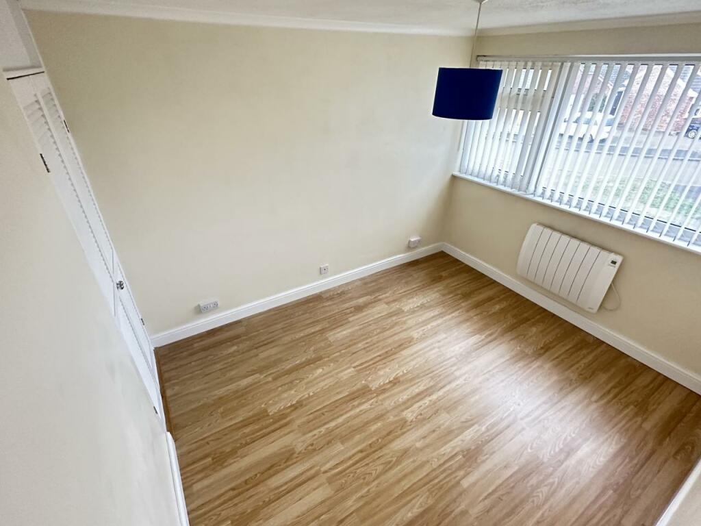 4 bedroom semidetached house for sale in 12 Disney Close, Stoney