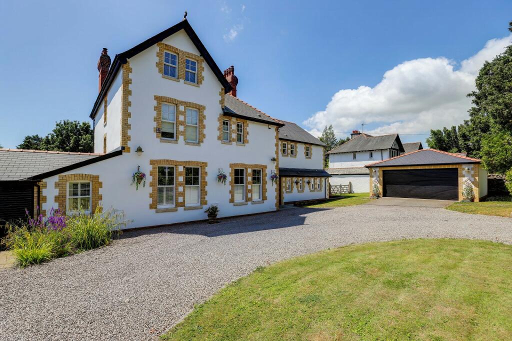 5 bedroom detached house for sale in Wernlas, St Andrews Road, Dinas