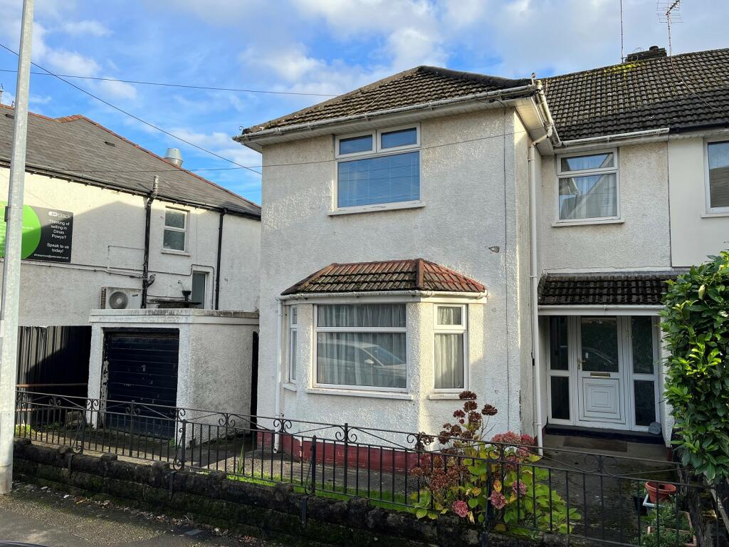 3 bedroom semidetached house for sale in 12 Cardiff Road, Dinas Powys
