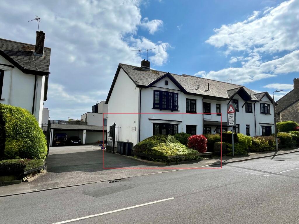 2 bedroom ground floor flat for sale in 9 Britway Court, Britway Road