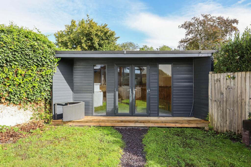 Additional property image - Highwalls Road, Dinas Powys, The Vale Of Glamorgan. CF64 4AJ