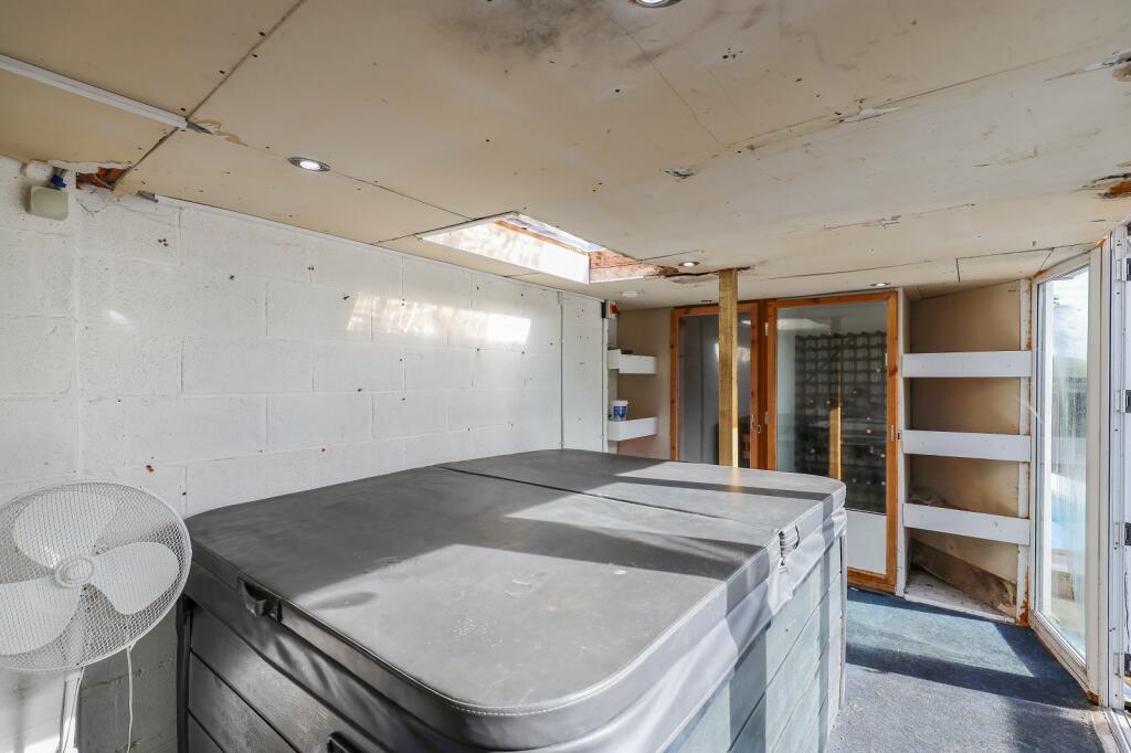 Additional property image - Highwalls Road, Dinas Powys, The Vale Of Glamorgan. CF64 4AJ