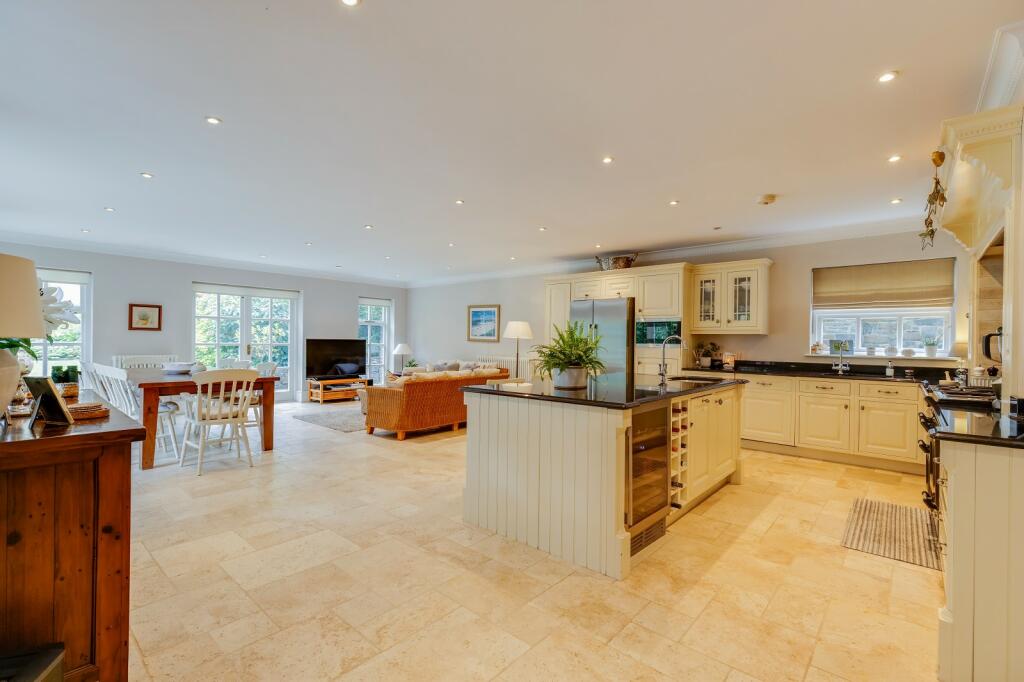 Additional property image - Rhiwgoed, Westra, Dinas Powys, The Vale Of Glamorgan. CF64 4HA