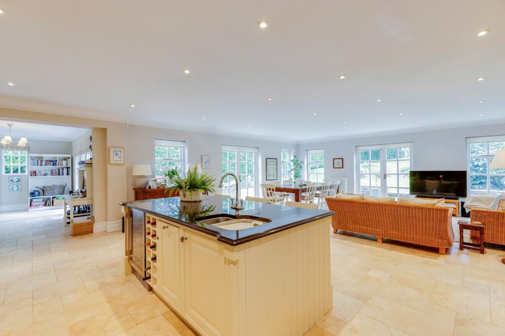 Additional property image - Rhiwgoed, Westra, Dinas Powys, The Vale Of Glamorgan. CF64 4HA