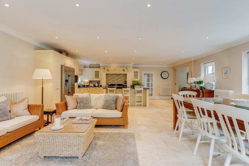 Additional property image - Rhiwgoed, Westra, Dinas Powys, The Vale Of Glamorgan. CF64 4HA