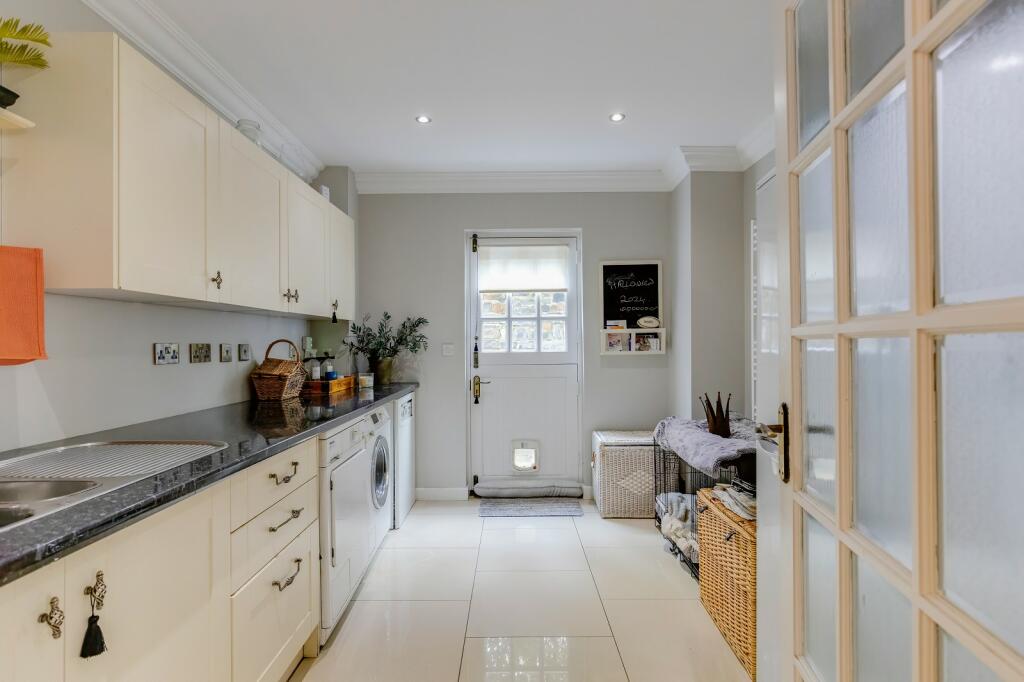 Additional property image - Rhiwgoed, Westra, Dinas Powys, The Vale Of Glamorgan. CF64 4HA