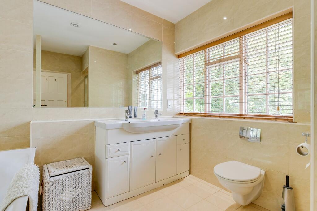Additional property image - Rhiwgoed, Westra, Dinas Powys, The Vale Of Glamorgan. CF64 4HA