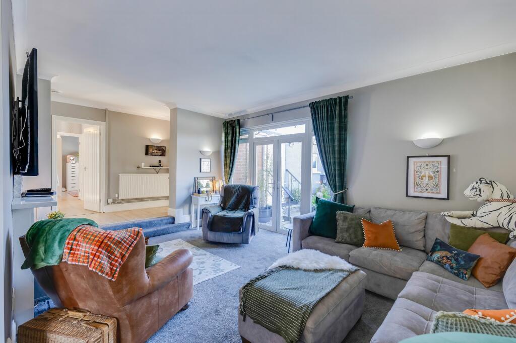 Additional property image - Conway Close, Dinas Powys, The Vale Of Glamorgan CF64 4PF