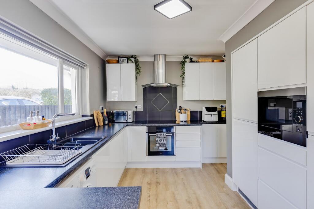 Additional property image - Conway Close, Dinas Powys, The Vale Of Glamorgan CF64 4PF