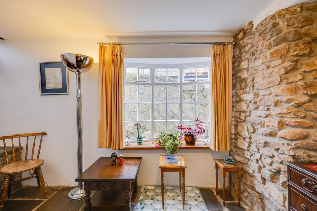 Additional property image - Highwalls Road, Dinas Powys, The Vale Of Glamorgan CF64 4AJ