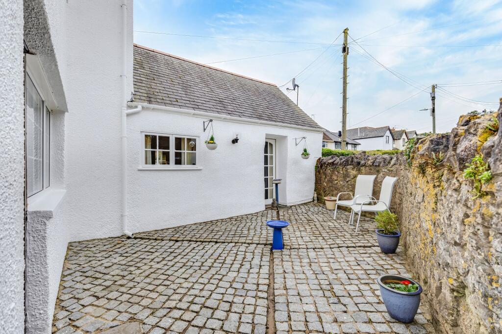 Additional property image - Highwalls Road, Dinas Powys, The Vale Of Glamorgan CF64 4AJ