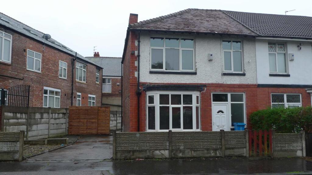 Main image of property: Kinross Road, Victoria Park, £135pppw