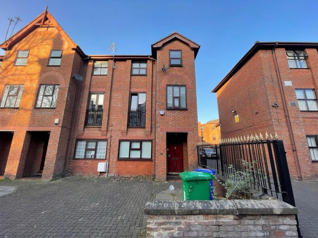 Main image of property: Victoria Road, Fallowfield, £140pppw