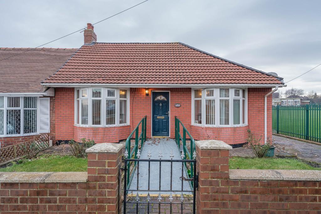 2 bedroom bungalow for sale in Southend Road, Low Fell, Gateshead, Tyne