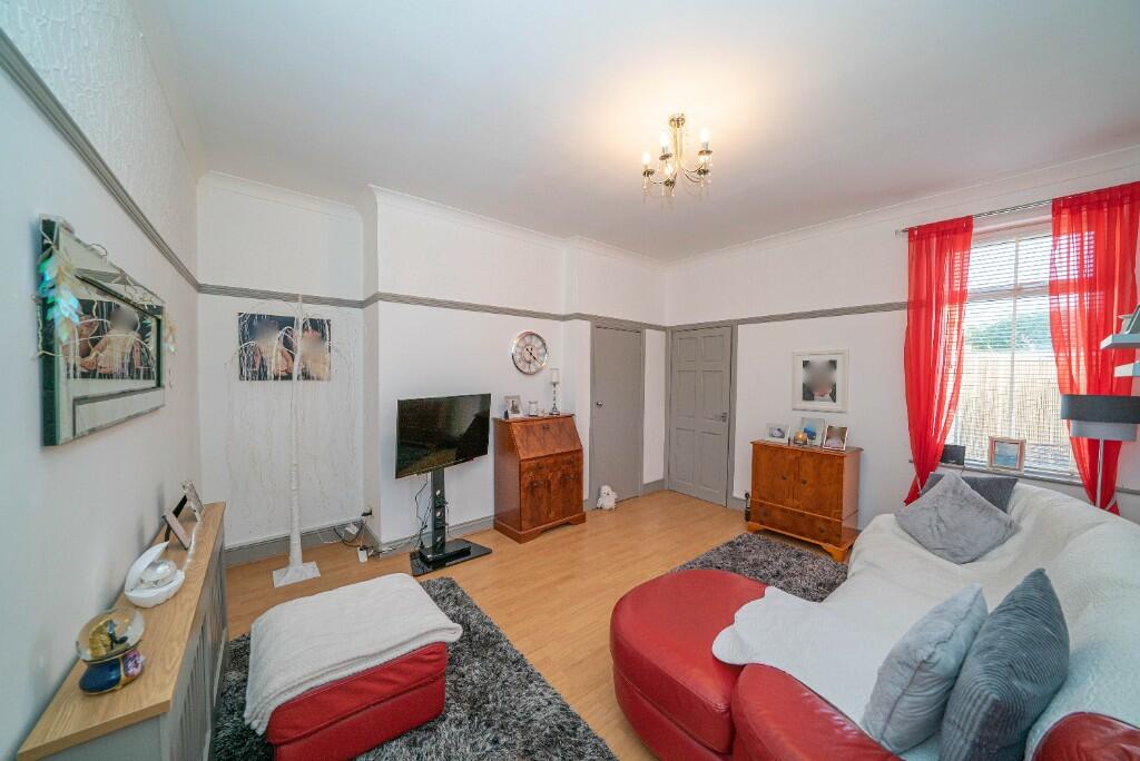 2 bedroom ground floor flat for sale in Faraday Grove, Bensham