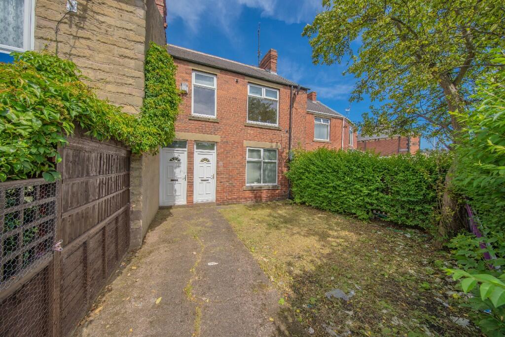 2 bedroom flat for sale in Carr Hill Road, Deckham, Gateshead, Tyne And
