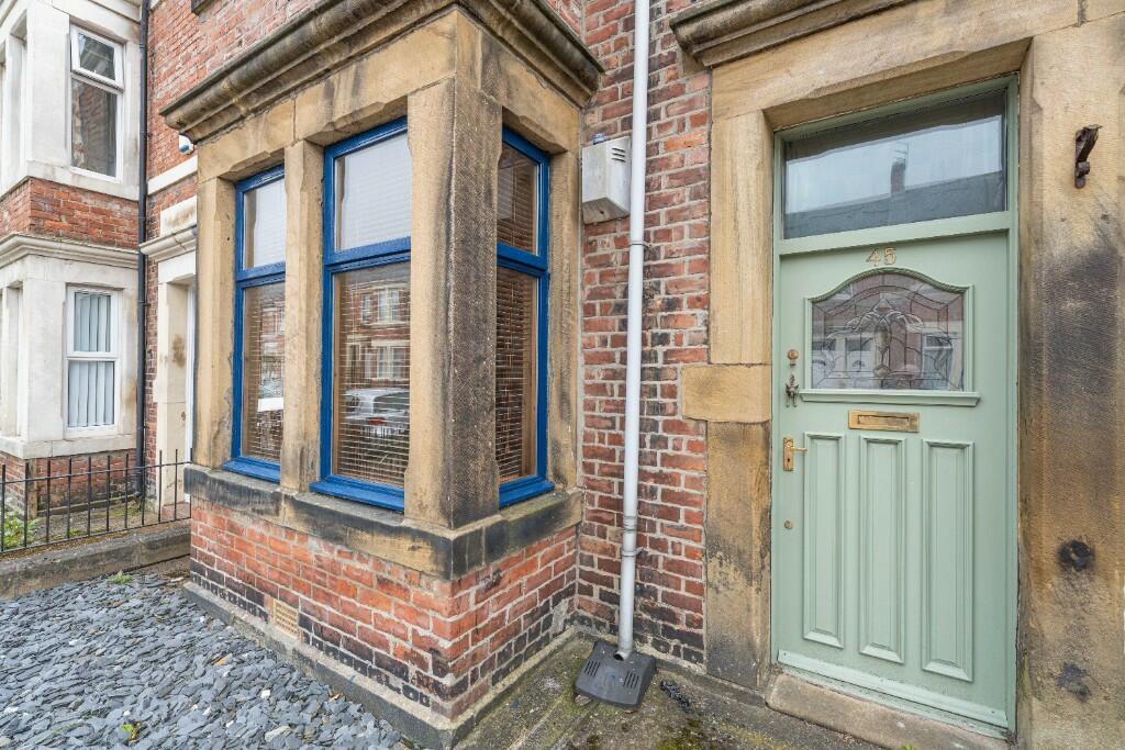 2 bedroom ground floor flat for sale in Rodsley Avenue, Bensham