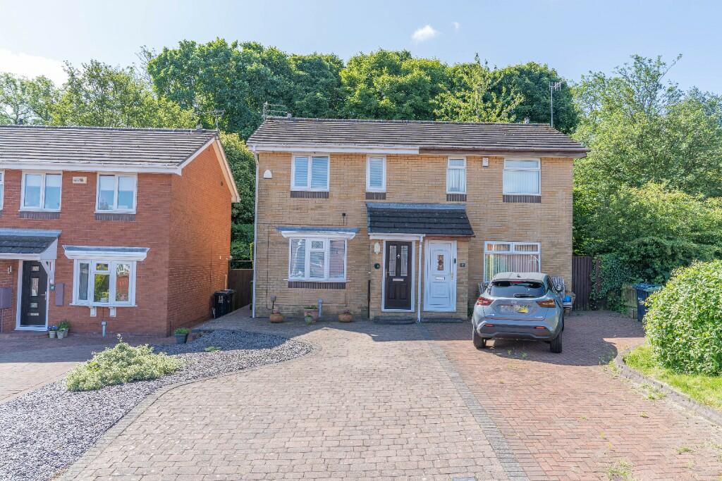 2 bedroom semidetached house for sale in Marlowe Gardens, Gateshead
