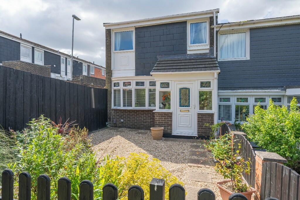 3 bedroom end of terrace house for sale in Wharfedale Green, Harlow