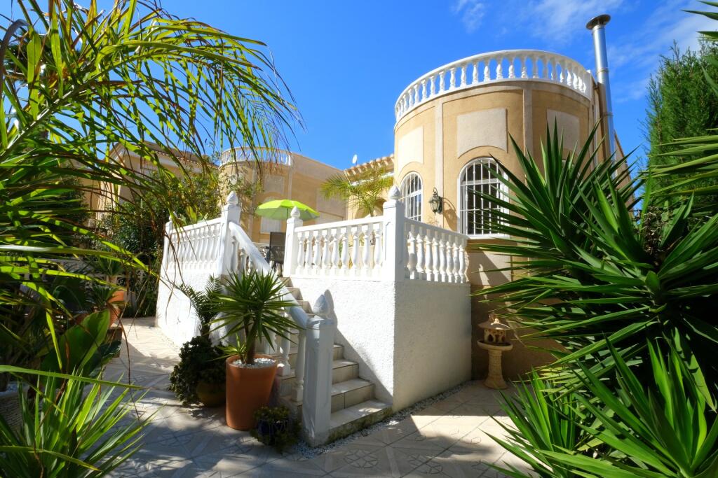 Main image of property: Valencia, Alicante, Villamartin