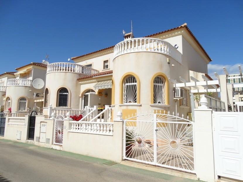 2 bedroom town house for sale in Valencia, Alicante, Torrevieja, Spain