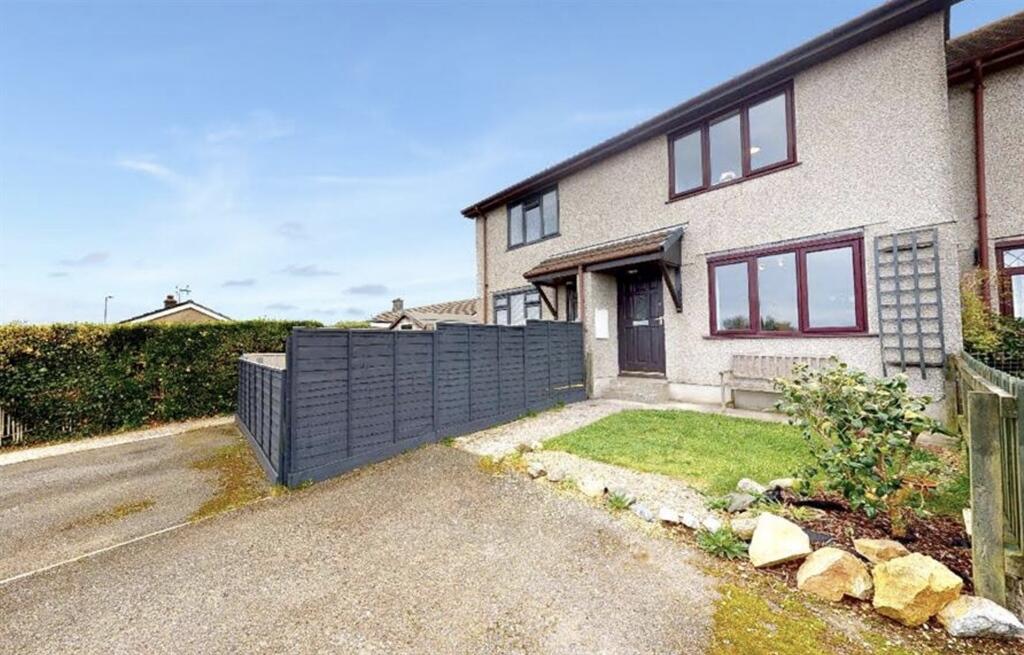 2 bedroom terraced house for sale in Trevelyan Close, Goldsithney