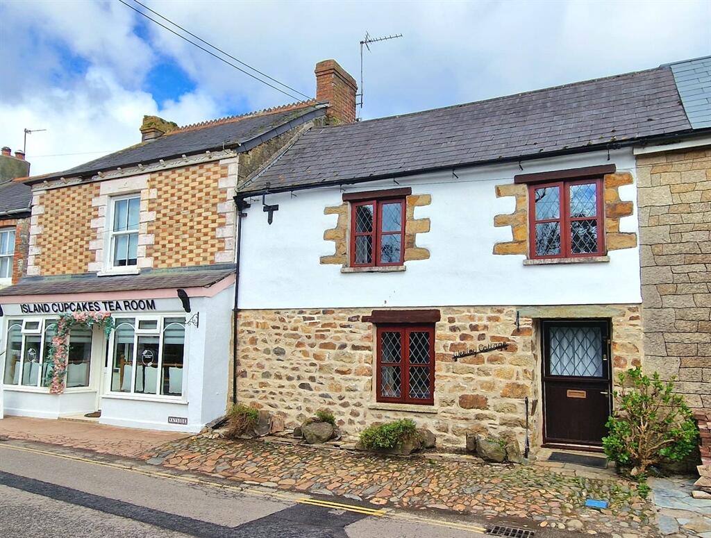3 bedroom terraced house for sale in Fore Street, Goldsithney,, TR20