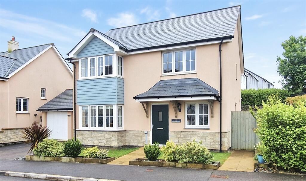 4 bedroom detached house for sale in Baileys Meadow, Hayle, TR27
