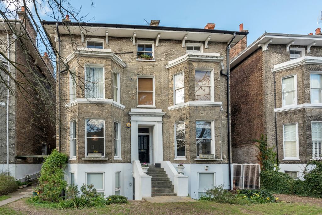 2 bedroom flat for rent in St. Johns Park Blackheath SE3