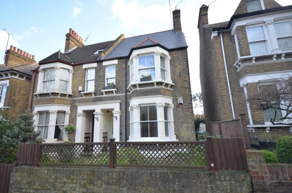 1 bedroom flat for sale in Hill Blackheath SE3